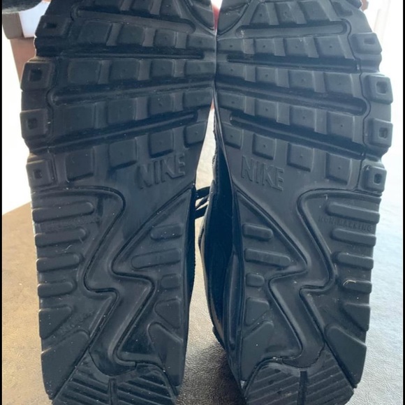 Nike Air Force sneakers size 6 youth (woman’s8) - Picture 4 of 6